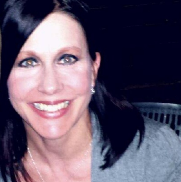 Meet your Posher, Nikki - Picture 1 of 2